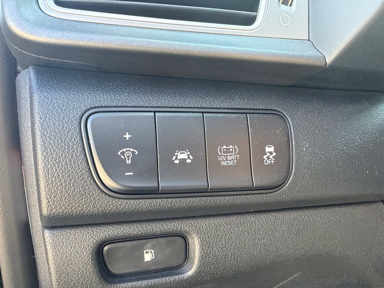 Used 2019 Kia Niro LX FWD image 21