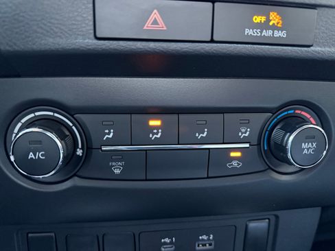 Used 2022 Nissan Frontier SV image 11