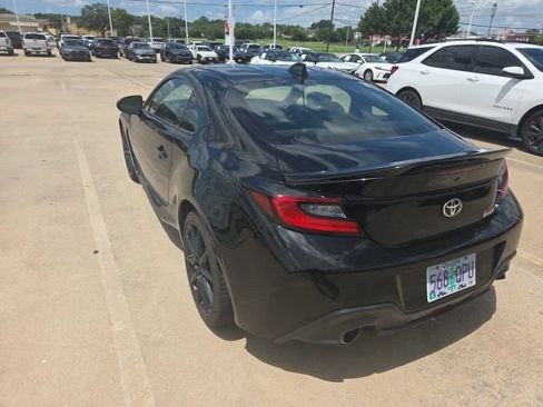 Used 2025 Toyota GR86 Premium w/ ALL Weather Mat Package (TMS) RWD image 6