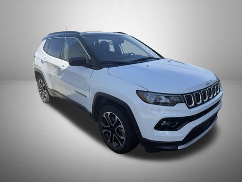 Used 2023 Jeep Compass Limited AWD/4WD image 2