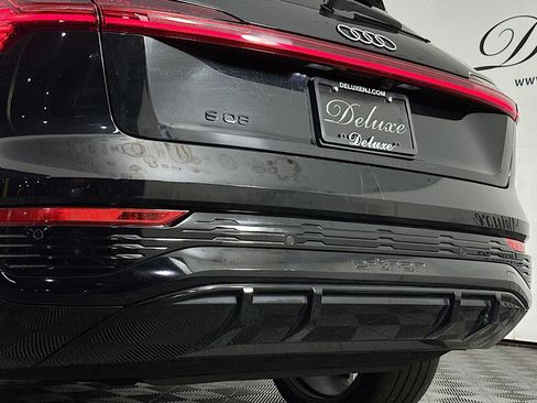 Used 2024 Audi Q8 e-tron Prestige w/ Prestige Package AWD/4WD image 27