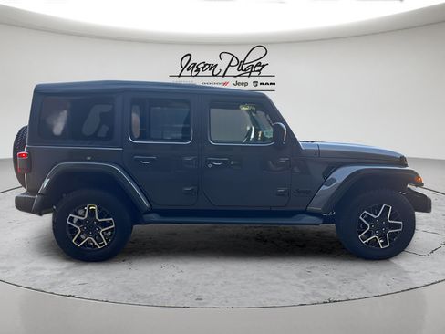 Used 2025 Jeep Wrangler Unlimited Sahara AWD/4WD image 2