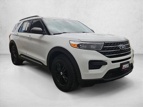 Used 2021 Ford Explorer XLT RWD image 3