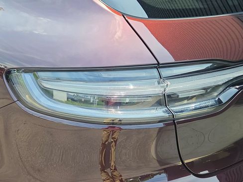 Certified 2024 Porsche Macan S AWD/4WD image 26