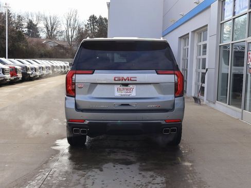 New 2026 GMC Yukon XL AT4 w/ AT4 Premium Package image 9