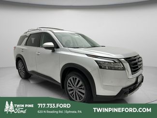 Used 2024 Nissan Pathfinder SL w/ SL Premium Package AWD/4WD video 1