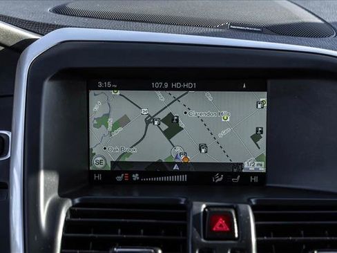 Used 2016 Volvo XC60 T6 Platinum image 17