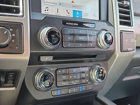 Used 2018 Ford F250 Platinum w/ Platinum Ultimate Package AWD/4WD image 35