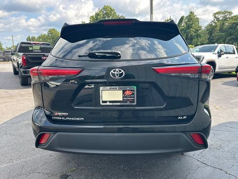 Used 2023 Toyota Highlander XLE FWD image 7