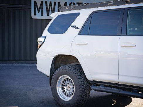 Used 2019 Toyota 4Runner TRD Off-Road image 7