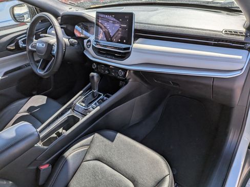 Used 2024 Jeep Compass Limited image 36