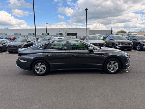 Certified 2025 Hyundai Sonata SE FWD image 2