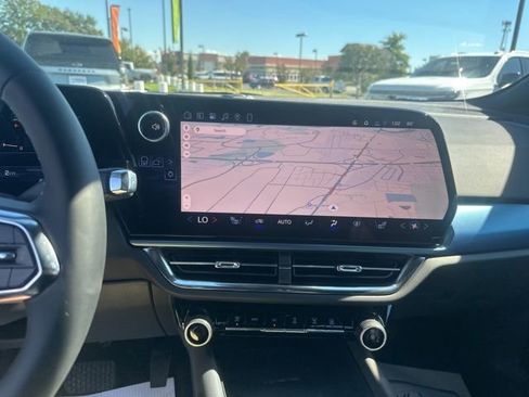 New 2026 Chevrolet Equinox EV LT image 22