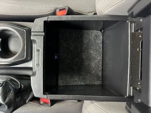 Certified 2022 Toyota Tacoma SR image 33