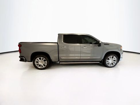 Used 2023 Chevrolet Silverado 1500 High Country w/ High Country Premium Package AWD/4WD image 8
