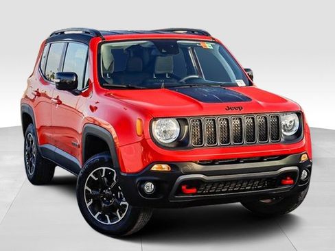 Certified 2023 Jeep Renegade Trailhawk image 2