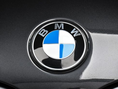 Used 2025 BMW X4 xDrive30i AWD/4WD image 89