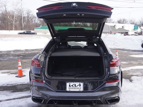 Used 2022 BMW X6 M50i w/ Executive Package image 26