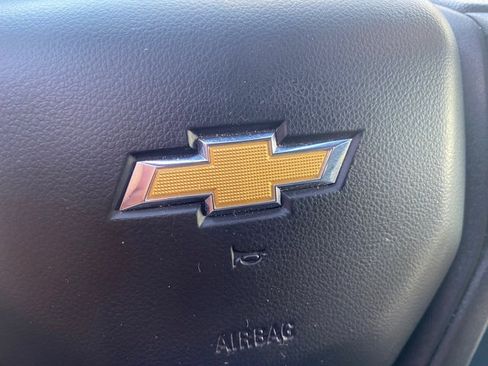 Used 2020 Chevrolet Silverado 2500 Custom w/ Custom Value Package image 8