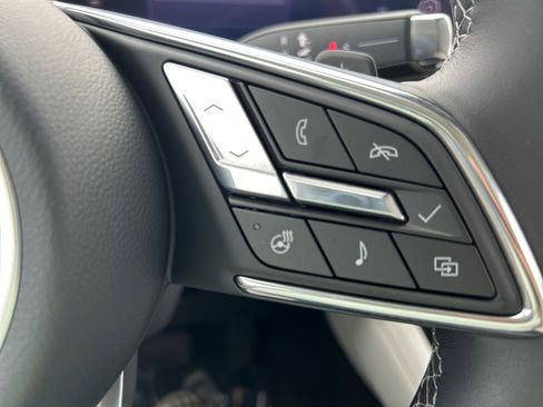 Used 2025 Buick Envision Avenir AWD/4WD image 23