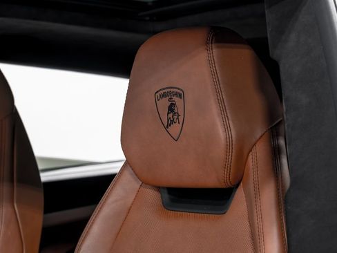 Used 2021 Lamborghini Urus AWD/4WD image 20