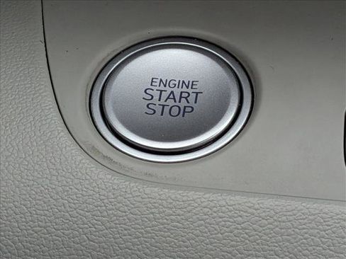 Used 2023 Hyundai Elantra Limited w/ Cargo Package FWD image 11