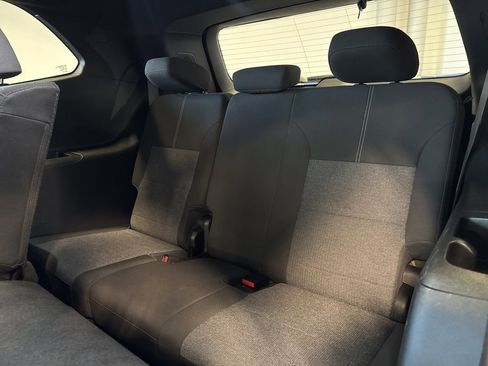 Used 2025 GMC Acadia Elevation image 24