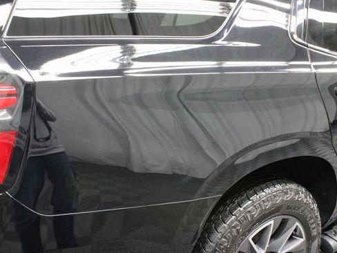 Used 2024 Chevrolet Tahoe Z71 image 36