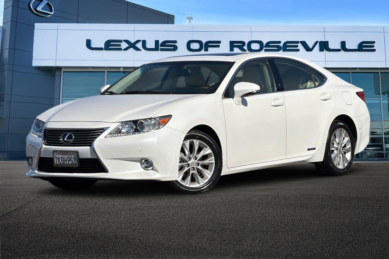 Used 2015 Lexus ES 300h w/ Navigation System Package FWD image 1