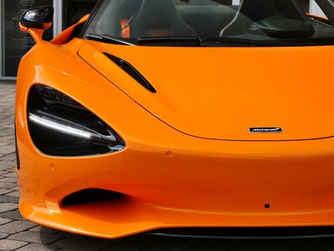 Used 2024 McLaren 750S Spider RWD image 6