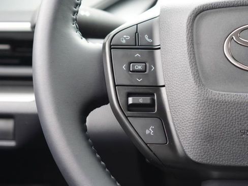 Used 2026 Toyota Prius LE FWD image 17