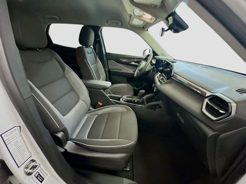 Used 2025 Chevrolet TrailBlazer LT image 31