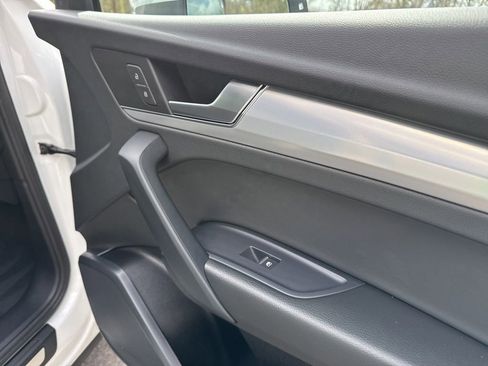 Used 2025 Audi Q5 2.0T Premium image 29