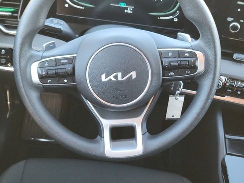 Certified 2025 Kia Sportage LX image 10