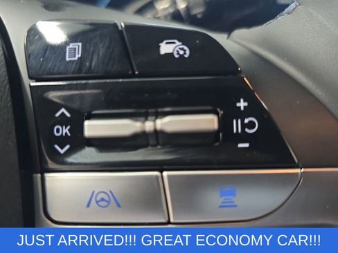 Used 2025 Hyundai Elantra SEL w/ Cargo Package FWD image 18