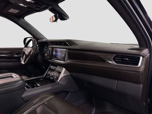 Used 2021 GMC Yukon Denali w/ Denali Premium Package image 33