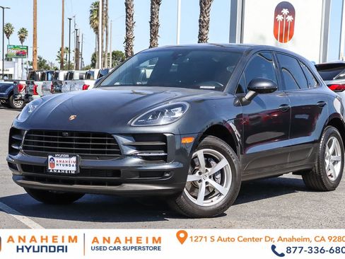 Used 2020 Porsche Macan AWD/4WD image 2