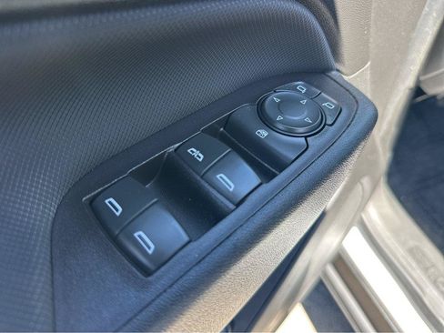 Used 2022 Chevrolet Equinox RS w/ Infotainment Package FWD image 34