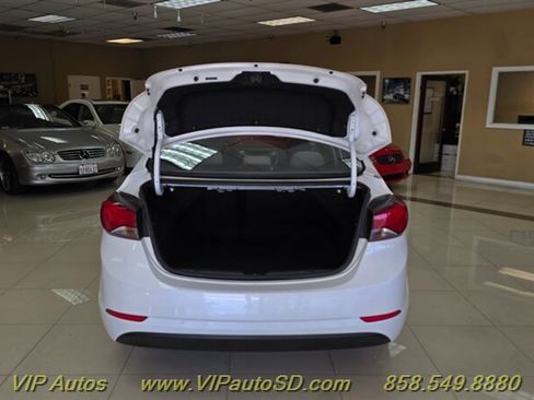 Used 2016 Hyundai Elantra SE FWD image 22