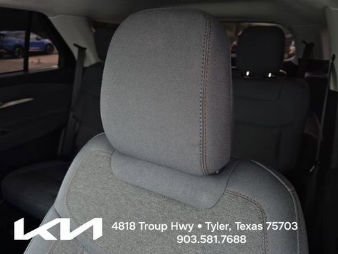 Used 2025 Ford Explorer Active RWD image 24