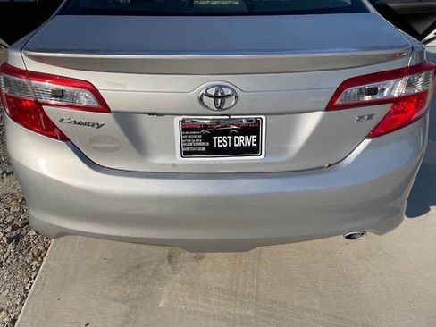 Used 2014 Toyota Camry SE w/ Fleet Convenience Package FWD image 6