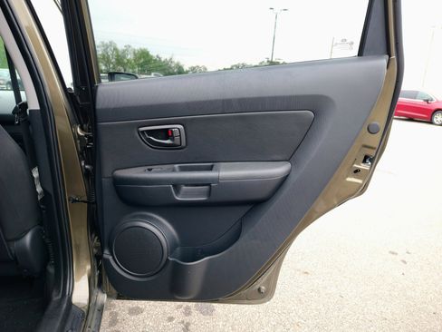 Used 2013 Kia Soul FWD image 15