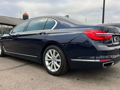 Used 2016 BMW 740i image 4