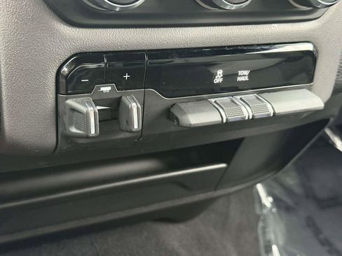 Certified 2024 RAM 2500 Big Horn AWD/4WD image 28