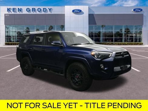 Used 2023 Toyota 4Runner SR5 Premium w/ Moonroof Package RWD image 1