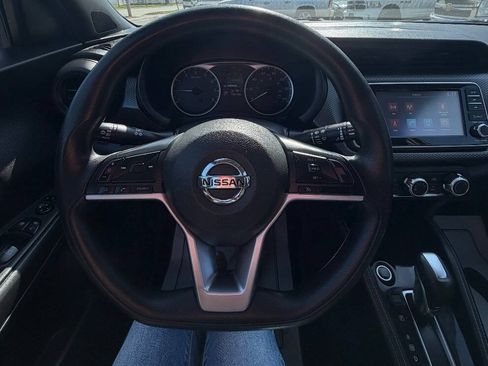 Used 2019 Nissan Kicks S FWD image 16