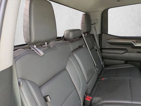 Used 2022 GMC Sierra 1500 SLT AWD/4WD image 16