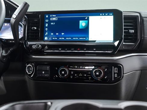 Used 2025 Chevrolet Silverado 2500 LT image 14