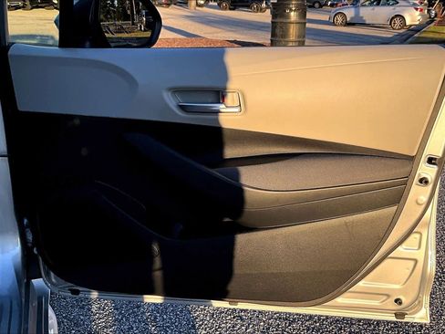 Used 2020 Toyota Corolla LE w/ LE Convenience Package image 21