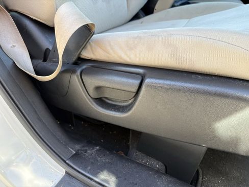 Used 2015 Honda CR-V LX image 28